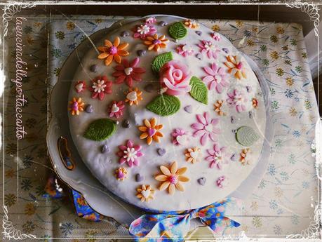 Torta fiorita in pasta di zucchero /  Floral cake sugar paste