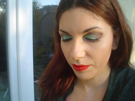 Makeup look con gli Atomic Lipstick di Makeup Revolution