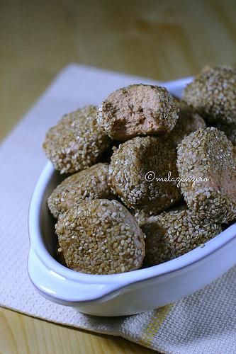 Polpette di tonno e zucca in semi di sesamo