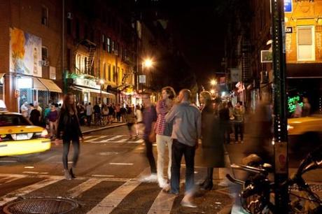 05 lower east side nightlife nyc street photography at night 579x386