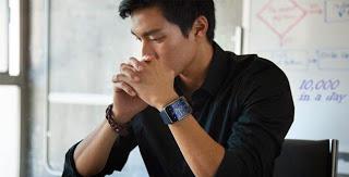 Lo smartwatch con display curvo di Samsung a 399,00 €