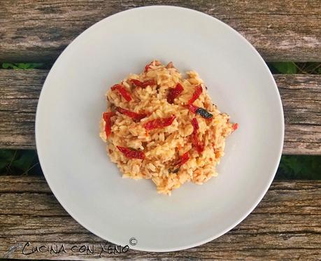 Risotto con salsiccia e pomodori secchi