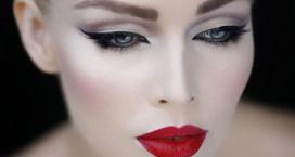 ROSSO: dall’outfit al make up, e non solo a Natale