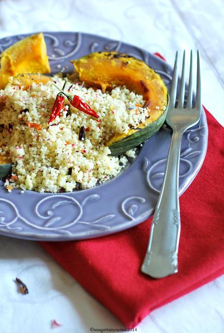 Cous cous ai fiori con zucca speziata al forno