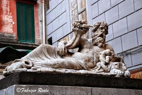 La statua del dio Nilo ha nuovamente la sua sfinge Il corpo di Napoli prima del restuaro
