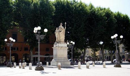 Lucca - Piazza Napoleone