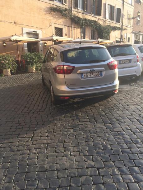 Via della Moretta, Banchi Vecchi, Via Giulia. Il capolinea di una città che non riusciremo mai a raccontare del tutto