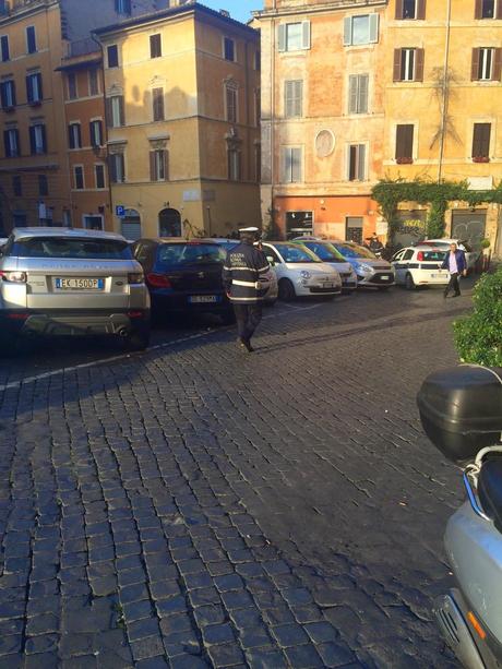 Via della Moretta, Banchi Vecchi, Via Giulia. Il capolinea di una città che non riusciremo mai a raccontare del tutto