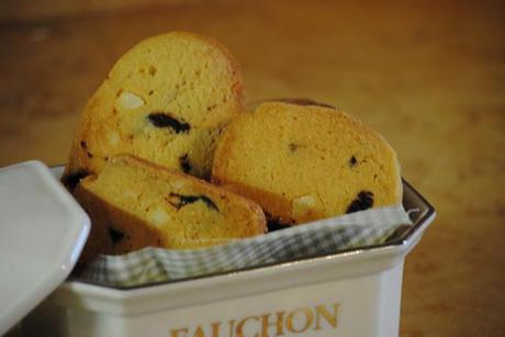 Così imperfetti eppure così buoni: Cookies al caramello e noci macadamia