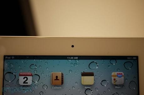 ipad2hands36 Prime immagini e video del nuovo iPad 2