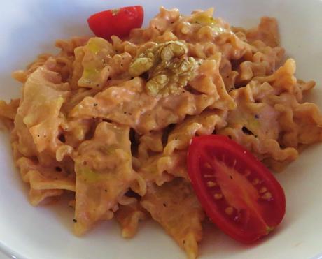 pasta ricotta, pomodoro e noci.1