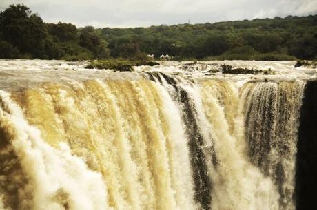 Zimbabwe: le Cascate Vittoria e una crociera sullo Zambesi