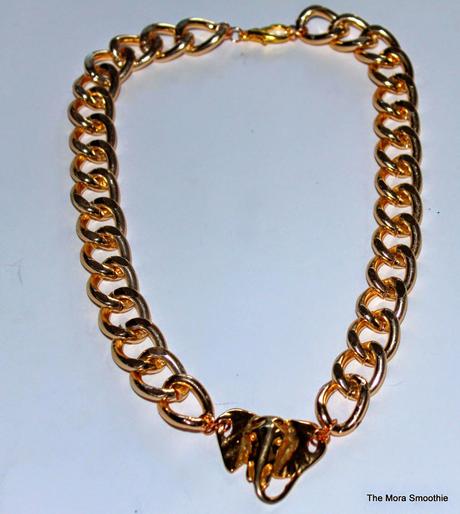 How to create a fashion DIY necklace inspired by Roberto Cavalli!