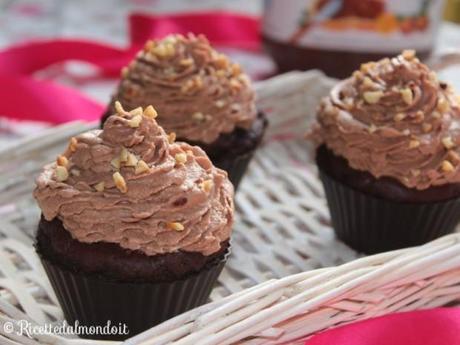 Cupcakes al cioccolato con frosting di Nutella e mascarpone