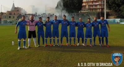 Siracusa Calcio: gli azzurri continuano a volare, primi in classifica dopo la vittoria sull’Igea VIrtus Siracusa calcio