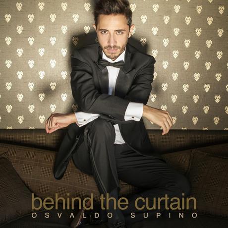 Osvaldo Supino parla dell’album “Behind the curtain”: «Continuo a credere nell’amore e sogno una famiglia»