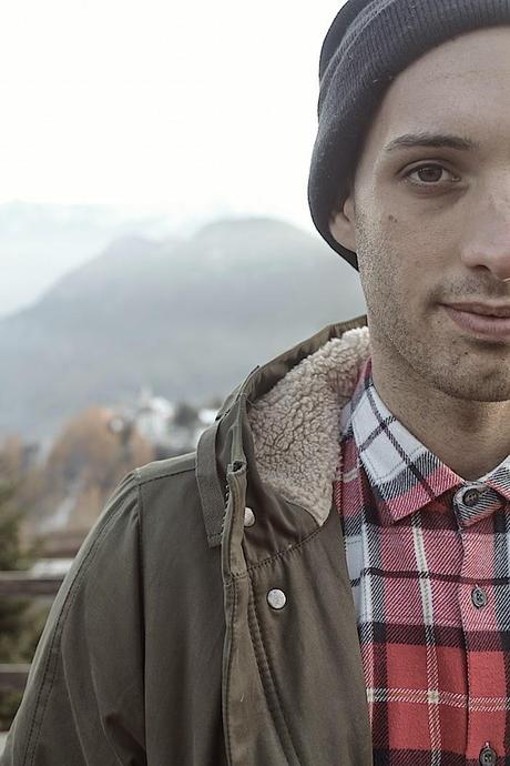 Mountain look - boots and plaid shirt