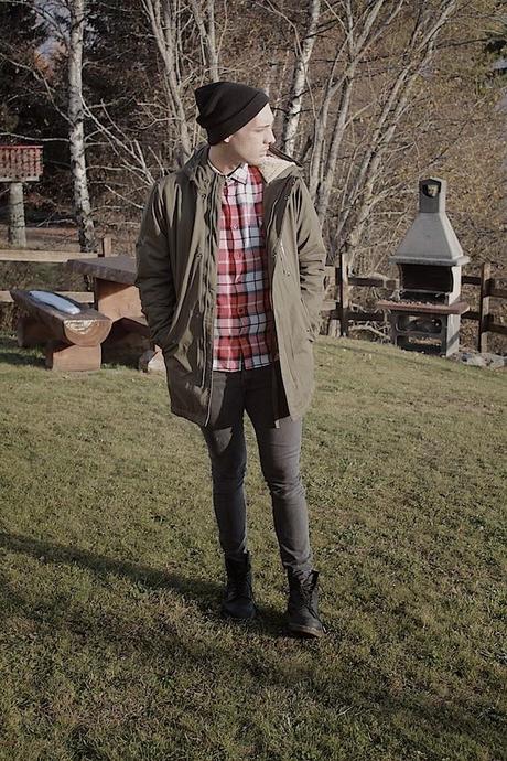 Mountain look - boots and plaid shirt