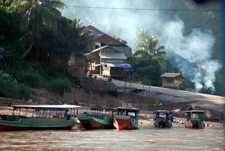 L'arrivo a Muang Khua (foto di Patrick Colgan, 2014)