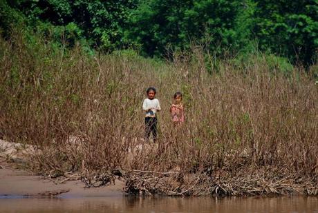 Lungo il Nam Ou (foto di Patrick Colgan, 2014)