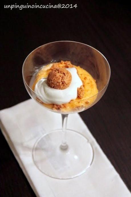 Mousse alle patate dolci con granella di amaretti Mousse alle patate dolci con granella di amaretti