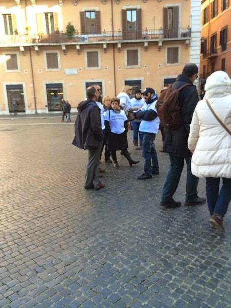 Il funerale dei bancarellari a Piazza Navona. Un video imperdibile con figuracce a ripetizione che manco a Paperissima