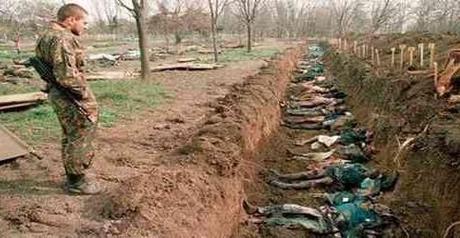 Cadaveri senza organi interni  nelle fosse comuni in Ucraina