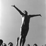 9.Paul-Schutzer,-Italian-Beach-Party,-1963-©Time-Inc.