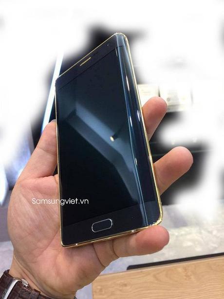 Galaxy Note Edge in versione Gold appare in Vietnam