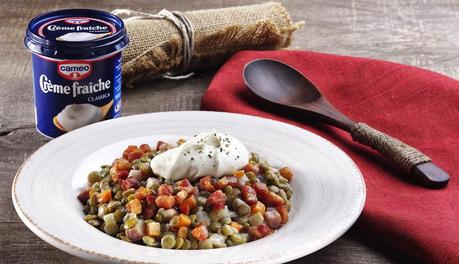 Zuppetta di lenticchie con cuore cremoso e guanciale croccante.