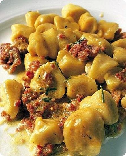 Gnocchi zafferano e bagoss Gnocchi zafferano e bagoss