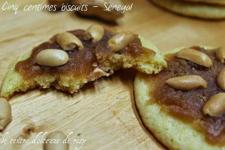 Cinq centimes biscuits - i biscotti di zucchero guarniti con burro di arachidi dal Senegal