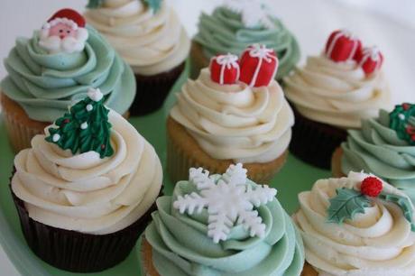 dolci di Natale calorici cupcake con zuccherini