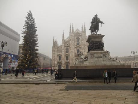 Bianco Natale Xmas songs and some Xmas trees. La canzone Bianco Natale e gli alberi di Natale. -