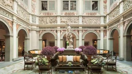 courtyard-lobby-four-seasons-florence-2400x13501