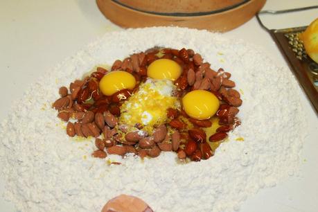 I biscotti di Prato............e non confondiamoli con i cantucci!! I biscotti di Prato............e non confondiamoli con i cantucci!!