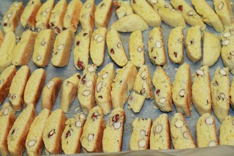I biscotti di Prato............e non confondiamoli con i cantucci!! I biscotti di Prato............e non confondiamoli con i cantucci!!