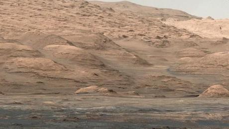 Un'immagine del Monte Sharp sul Marte ottenuta dal rover Curiosity della NASA. Crediti: NASA/JPL-Caltech/MSSS 