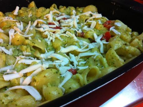 Pasta gratinata con broccoli e pomodoro