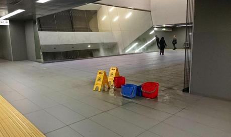 VERGOGNA CAPITALE: LA METRO DI ROMA E' UN PIANTO, MA QUI SI SFIORA IL RIDICOLO! LA METRO B1, FERMATA LIBIA, INAUGURATA DA DUE ANNI, FA GIA' ACQUA DA TUTTE LE PARTI!