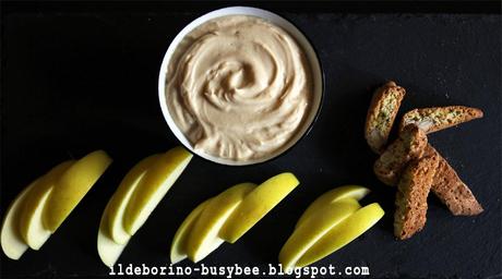 Un Buon Inizio - Crema di Yogurt al Burro di Arachidi or Peanut Butter and Yogurt Dip