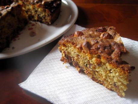 Torta rustica di nocciole e uvetta - Rustic hazelnuts and raisin cake