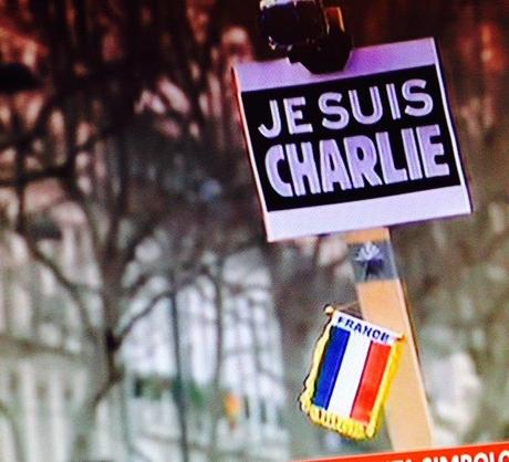 La Marcia Repubblicana: i capi di stato, uniti, in corteo. Radicali a Charlie Hebdo
