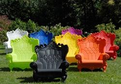 Design e colore per i mobili da giardino in plastica