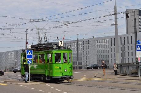 Tram colorati e architettura