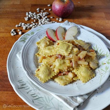 lacaccavella, pastafresca, ravioli, cicerchia, melannurca, pancetta, apple, bacon, stuffedpasta, italianrecipe, cucinaitaliana, mela, pasta, ravioli