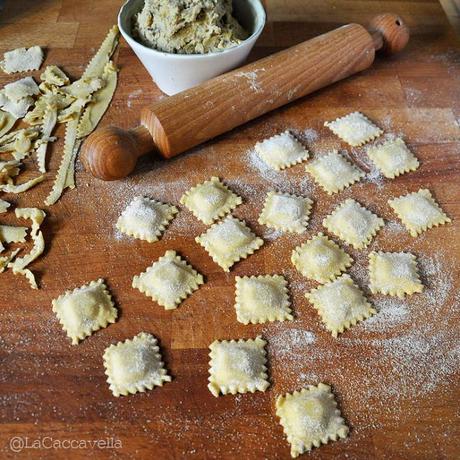 lacaccavella, pastafresca, ravioli, cicerchia, melannurca, pancetta, apple, bacon, stuffedpasta, italianrecipe, cucinaitaliana, mela, pasta, ravioli