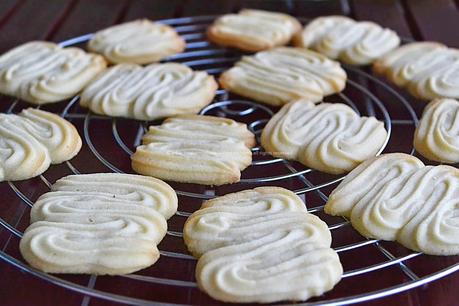 Biscotti di frolla montata conditi di pensieri e parole