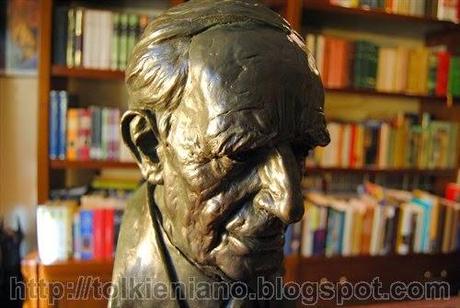 Il busto celebrativo di J.R.R. Tolkien dello scultore Steve Paterson in serie limitata - copia n. 2 di 50