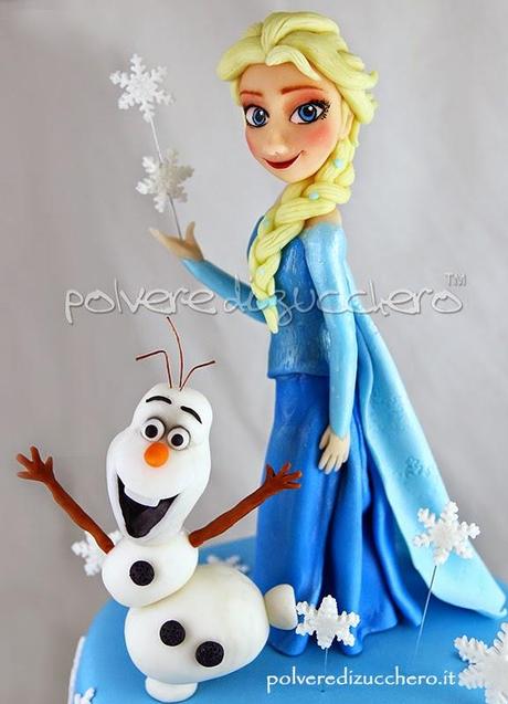 frozen elsa disney pasta di zucchero torta decorata cake design polvere di zucchero